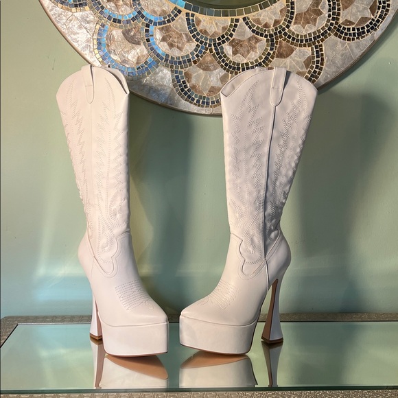 Fashion Nova Shoes - White platform cowgirl boots